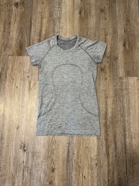 Lululemon Women's Swiftly Tech Short Sleeve Top Size 6